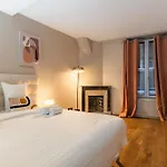 Parisian Elegance Near The Louvre