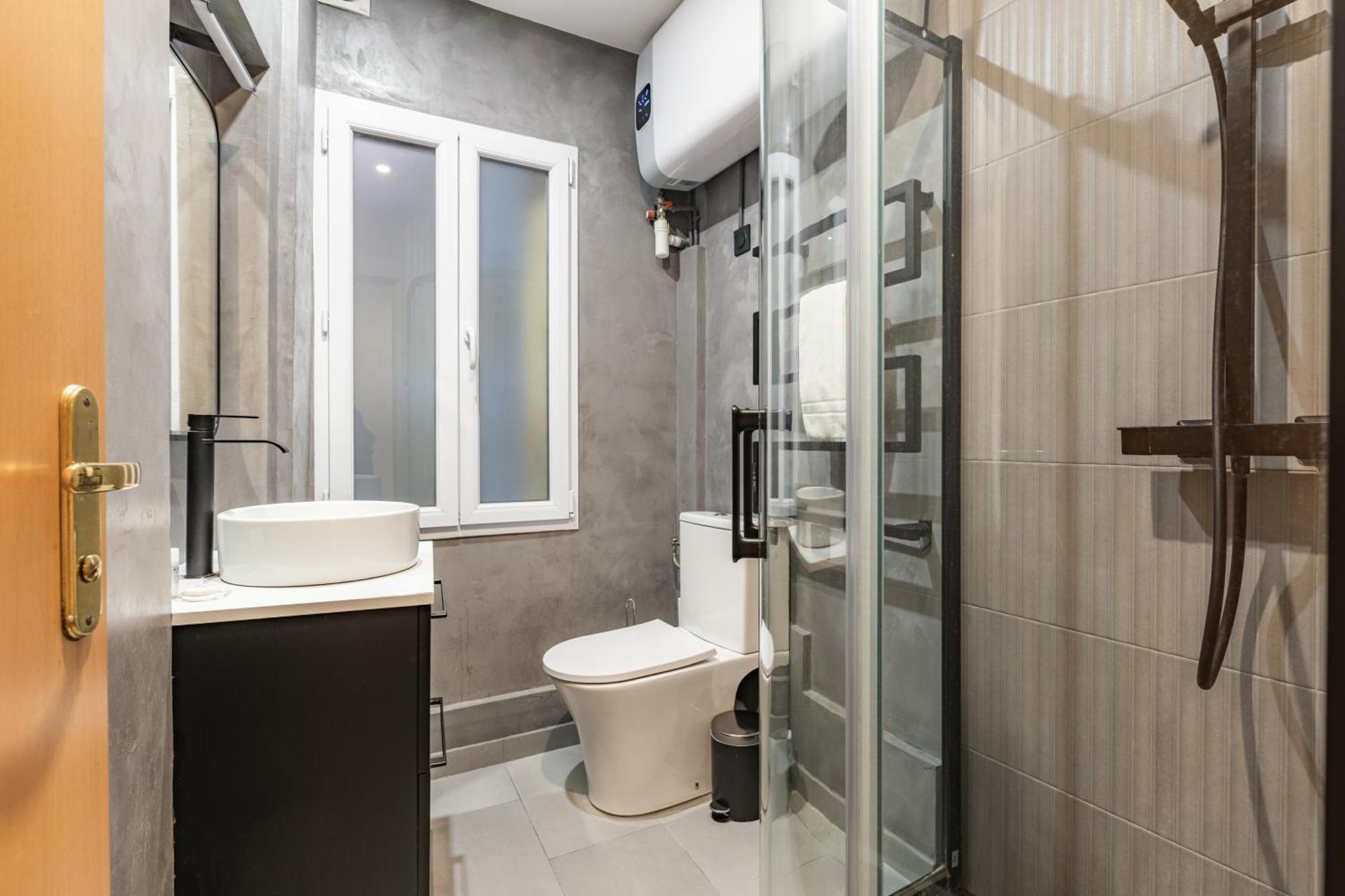 Appartamento Parisian Elegance Near The Louvre Parigi